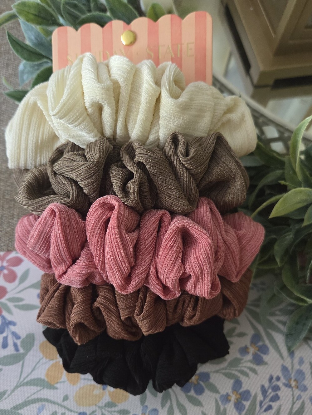 Sunday State Everyday Ribbed Scrunchie Set - Picture 2 of 3